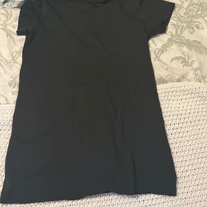 Black lululemon swiftly tech size 6 like new!!
